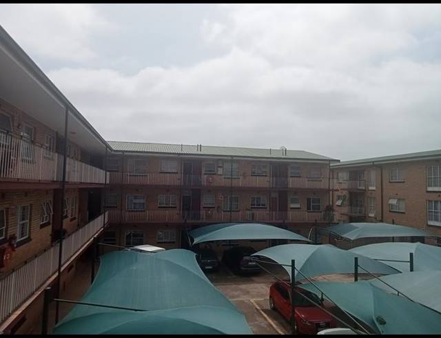 2 BEDROOM APARTMENT FOR SALE IN VANDERBIJLPARK CE 2..